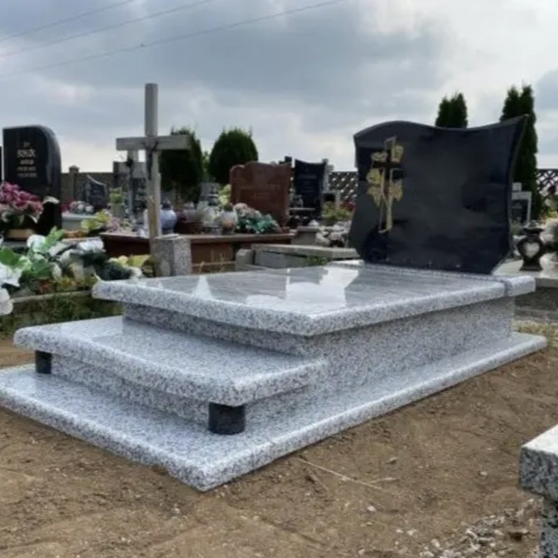 Памʼятник у європейському стилі