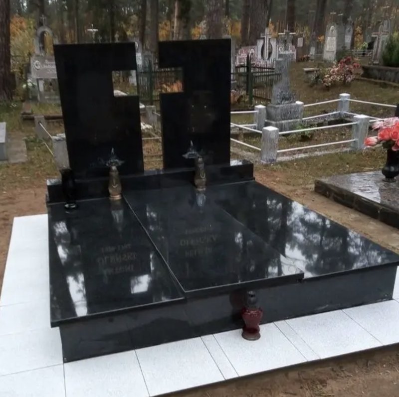Памʼятник у європейському стилі