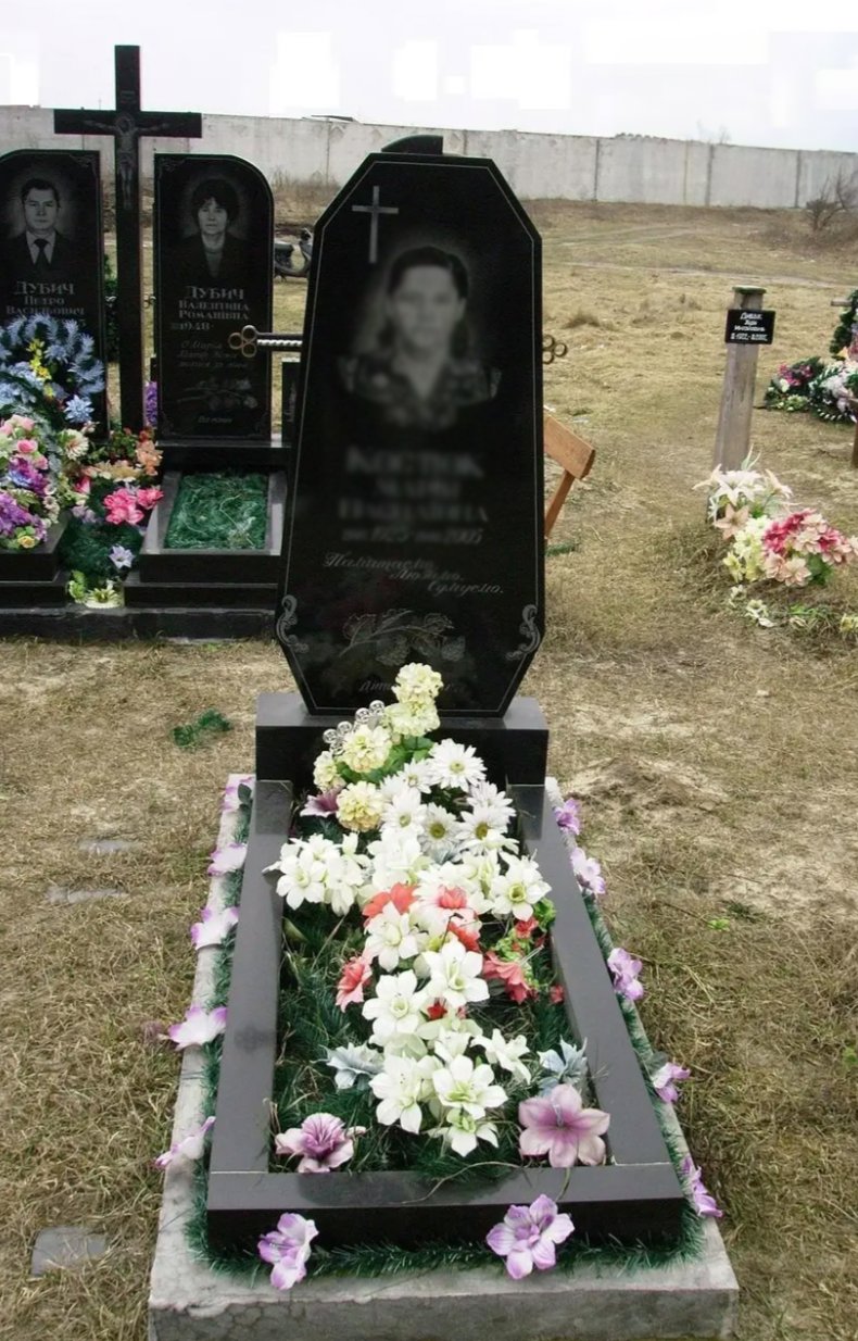 Одинарний памʼятник з граніту