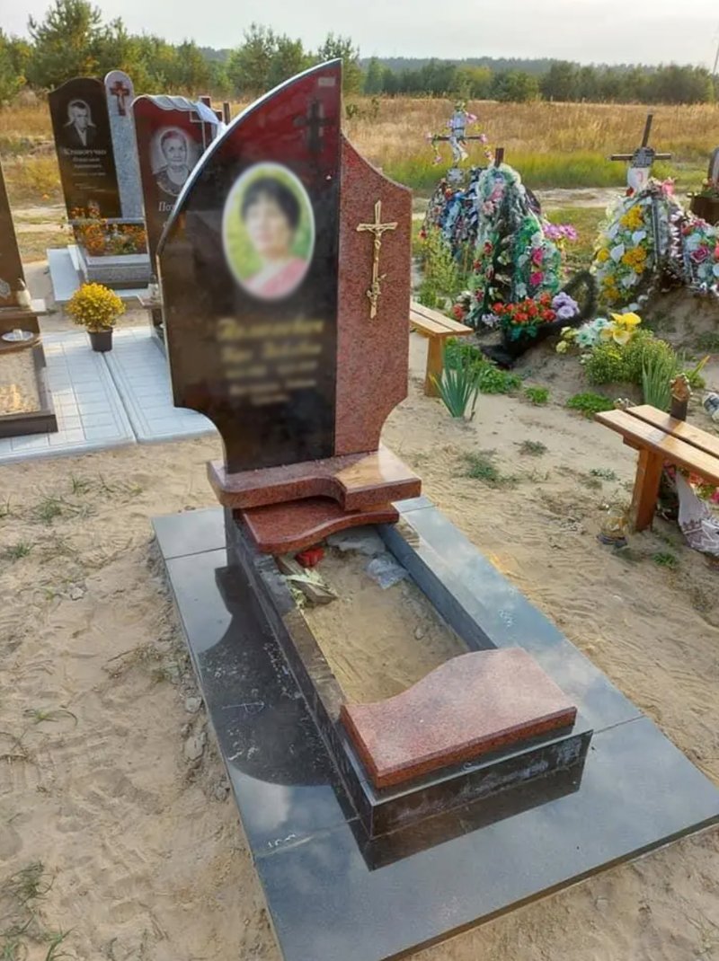 Одинарний памʼятник з граніту — модель №117