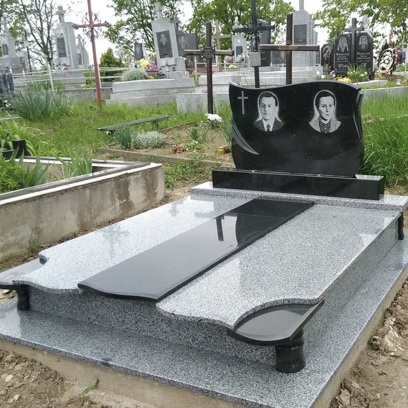 Подвійний памʼятник #pd110