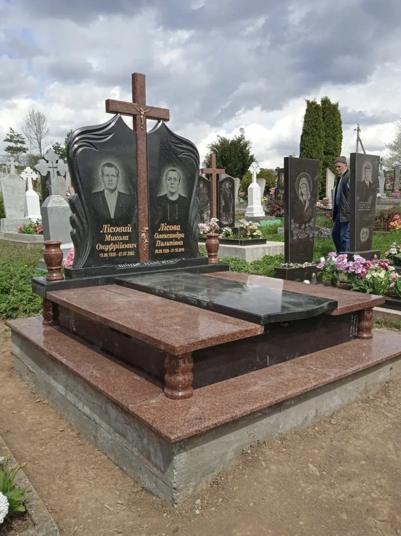 Подвійний памʼятник #pd117