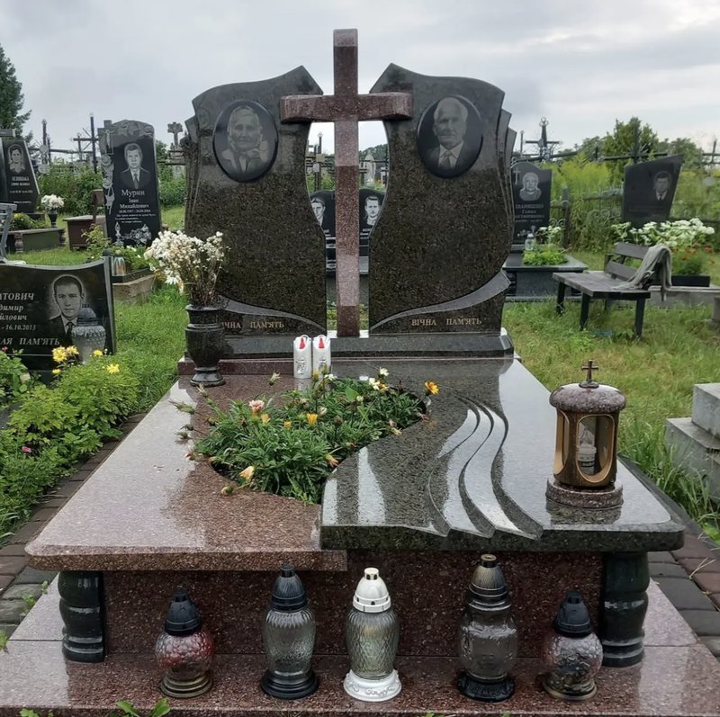 Подвійний памʼятник #pd122
